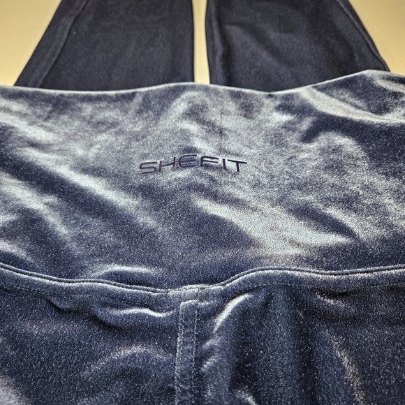 SHEFIT BOSS VELVET LEGGINGS - Picture 6 of 9